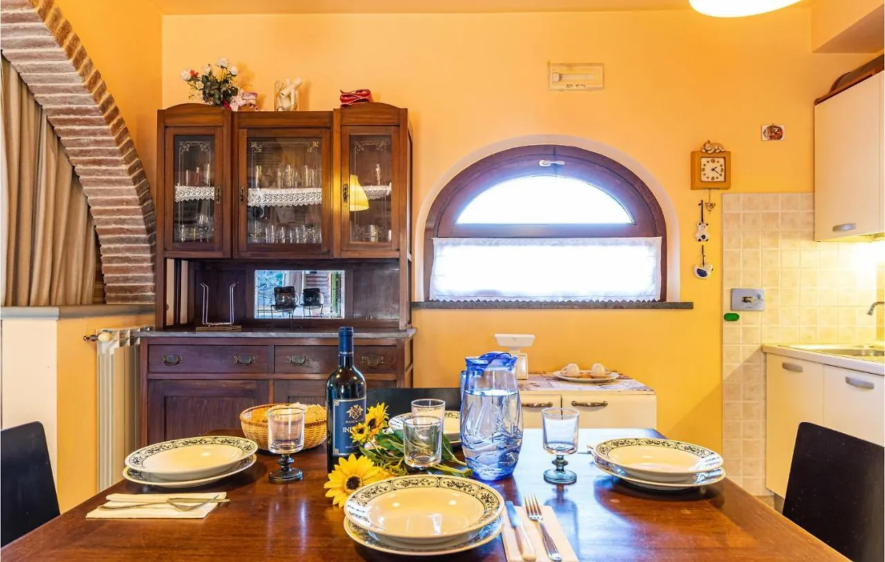 2 Bedroom Amazing Home In Castelfranco Di Sotto Le Vedute