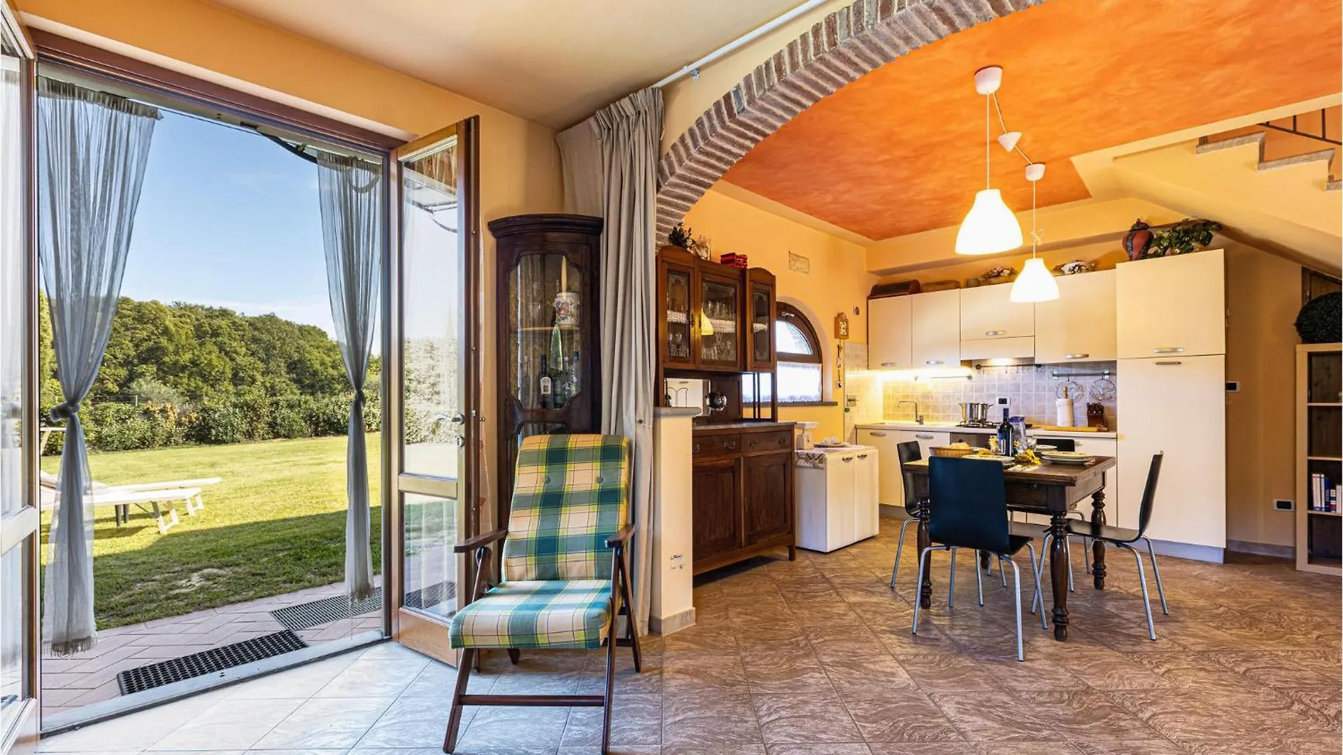 2 Bedroom Amazing Home In Castelfranco Di Sotto Le Vedute