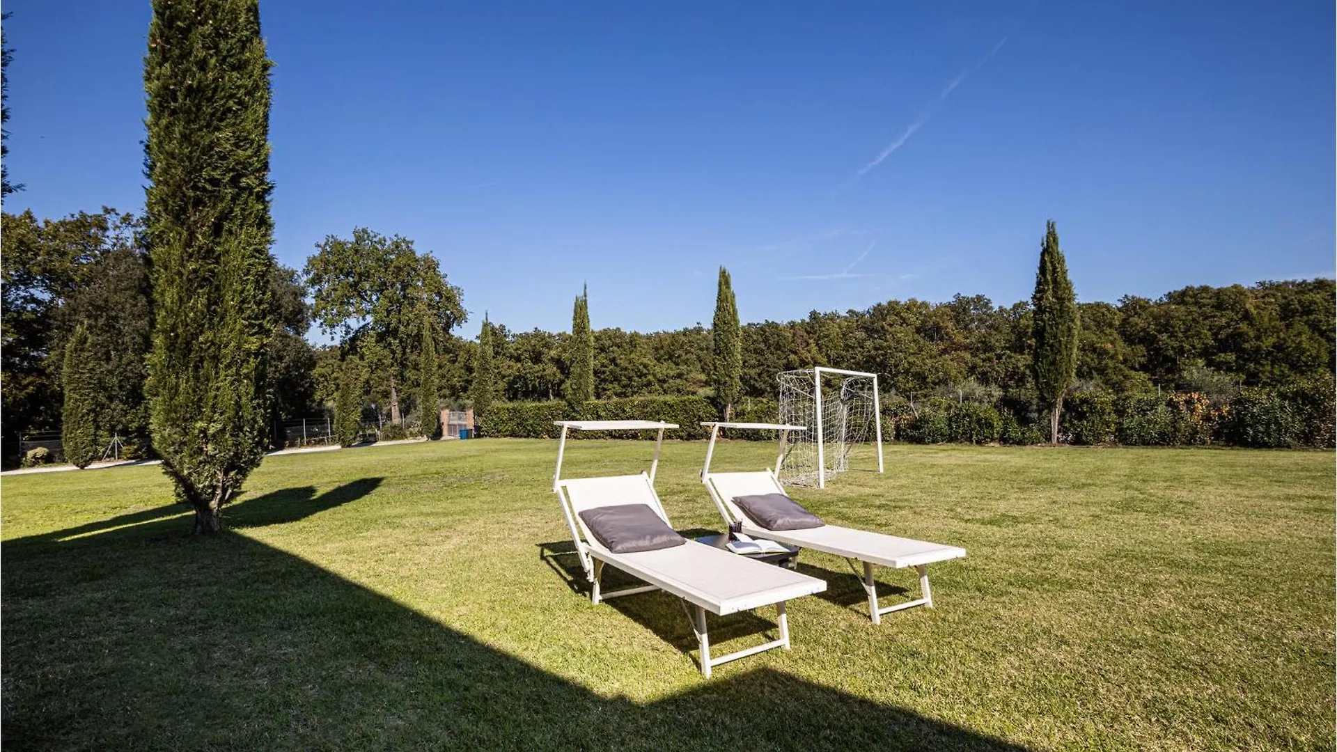 2 Bedroom Amazing Home In Castelfranco Di Sotto Le Vedute 0*,  Italy