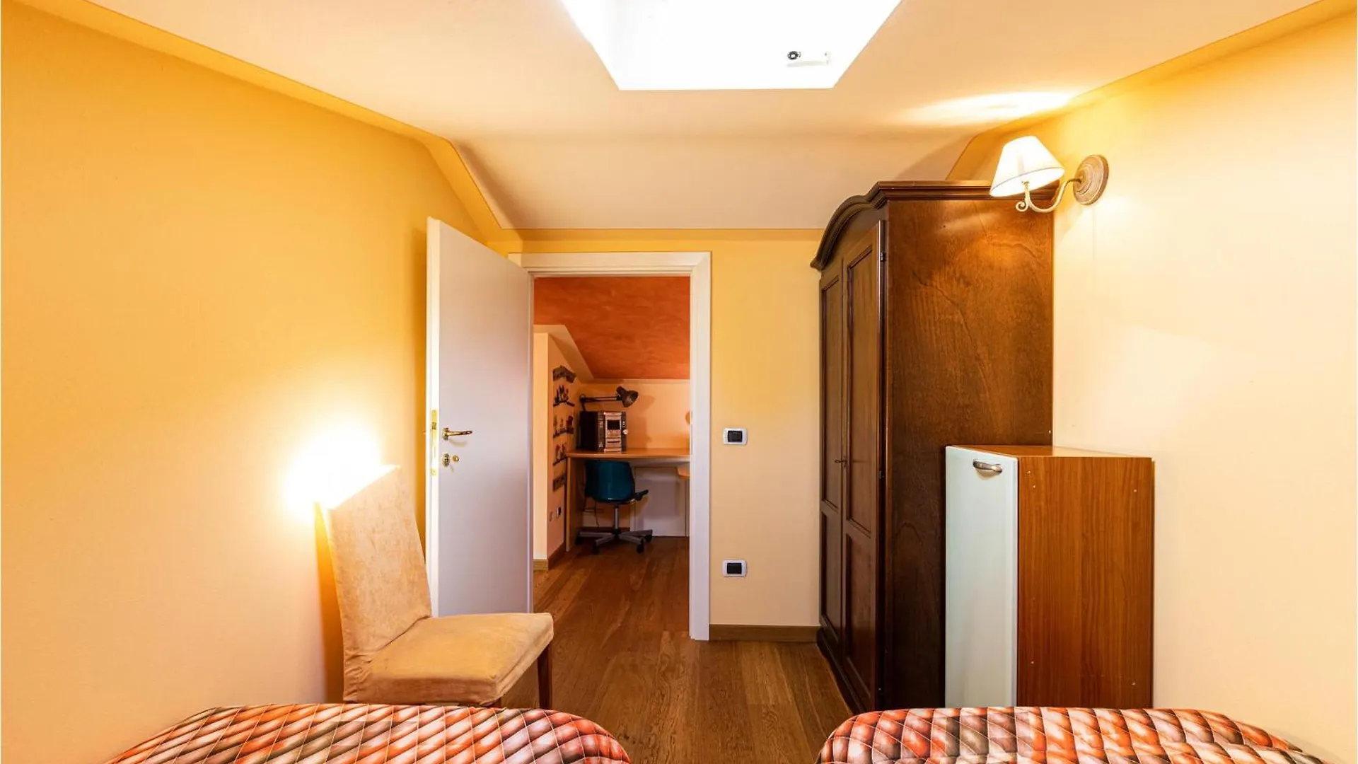 2 Bedroom Amazing Home In Castelfranco Di Sotto Le Vedute Italy